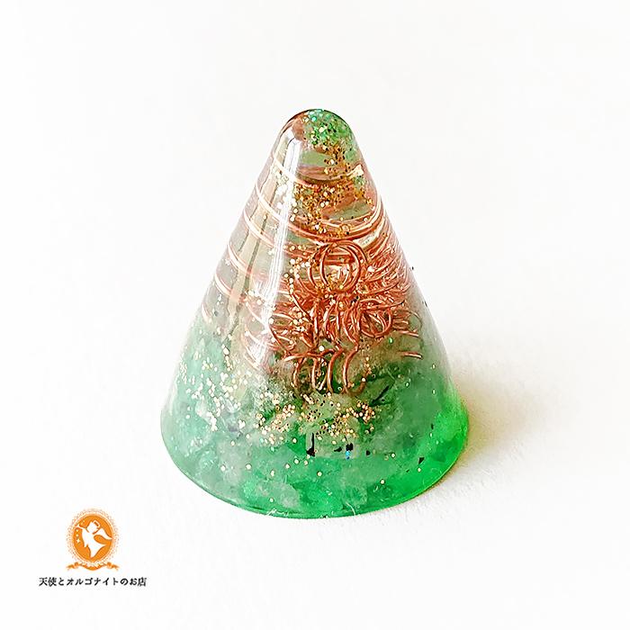 アセンションクラウン〜アース・スターチャクラ ミニ円すい エメラルド オルゴナイト1枚目の画像