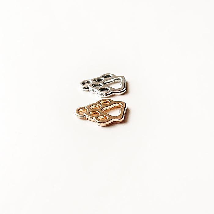 小さな肉球のチャーム 各色5個セット ゴールド シルバー オルゴナイト ハンドメイド パーツ | 4枚目