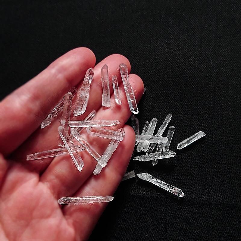 クリアポイント水晶 極小極細  オルゴナイト ハンドメイド 浄化 さざれ レア1枚目の画像